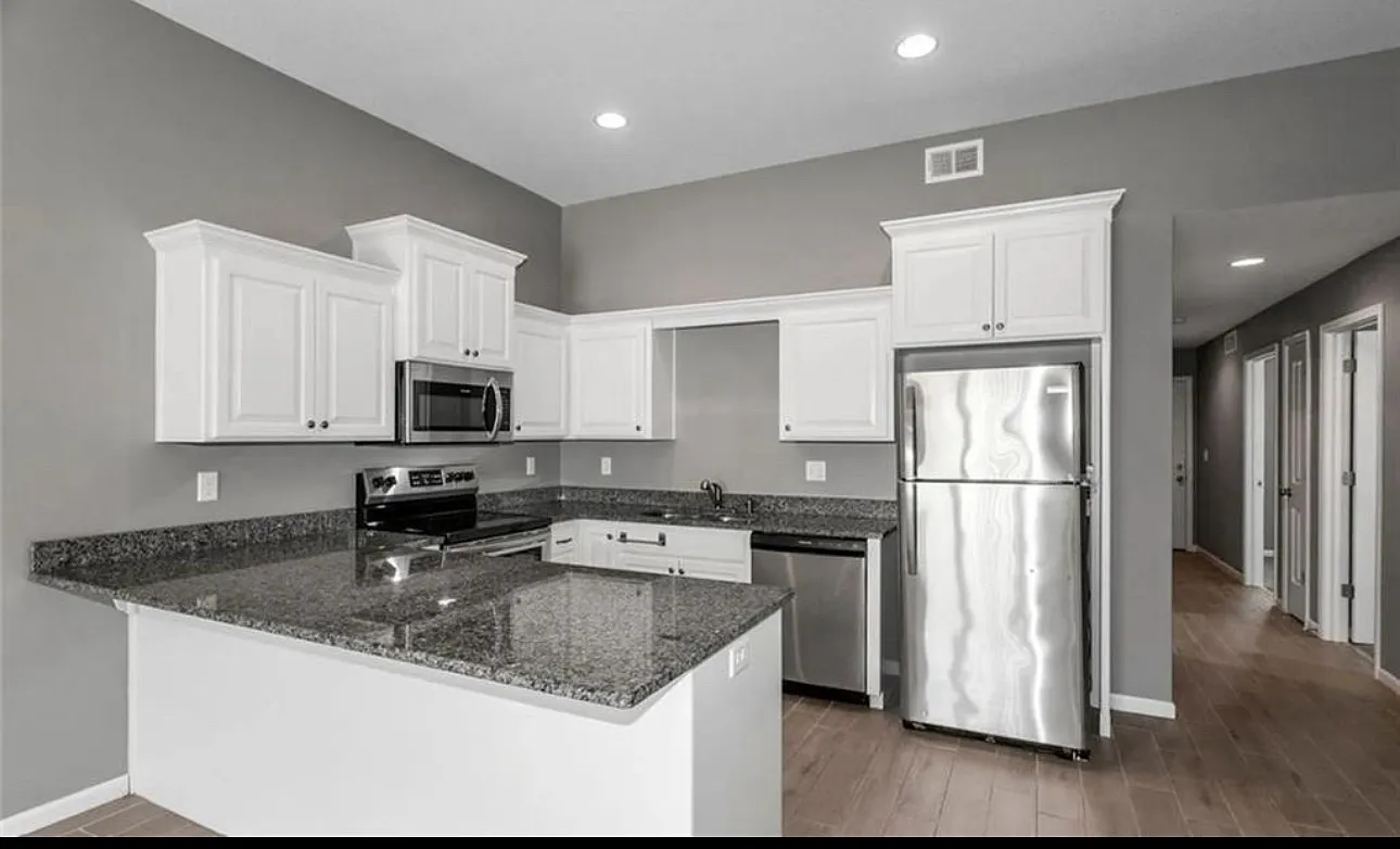 3 bed, 1250 sqft, $1,995 — Photo 1