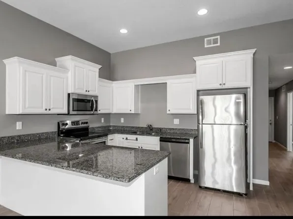 200 SW Laurel Dr #200, Blue Springs, MO 64014