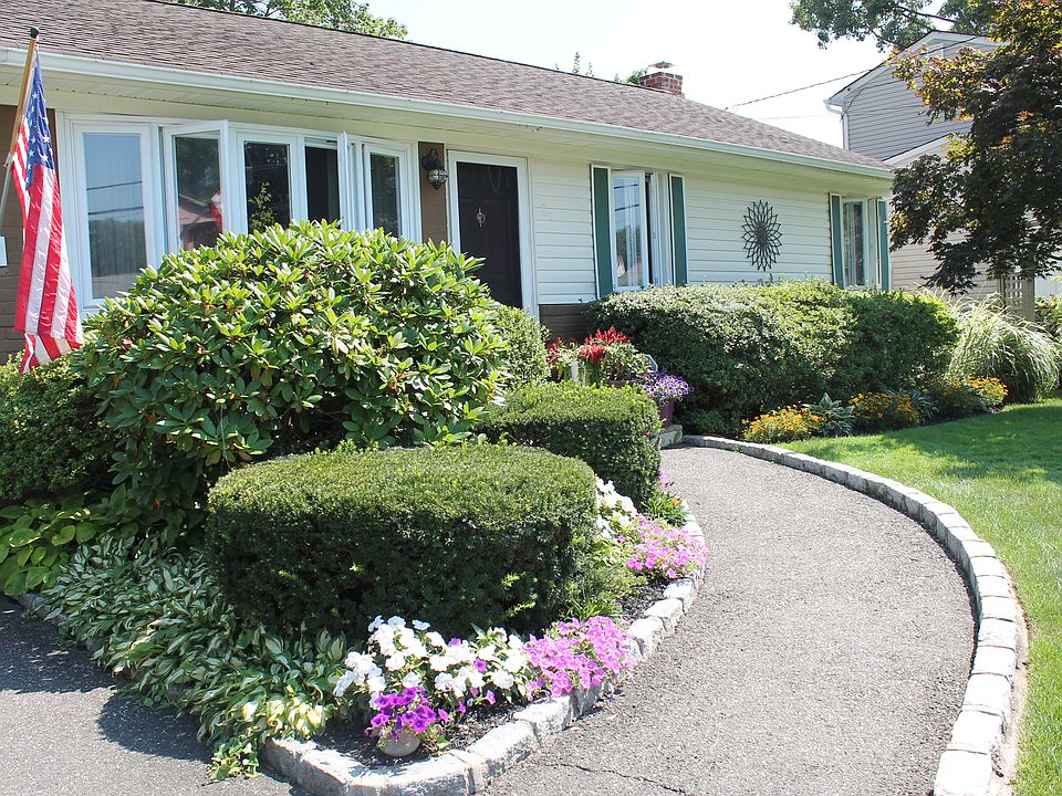 1st image of 24 Robert Dr