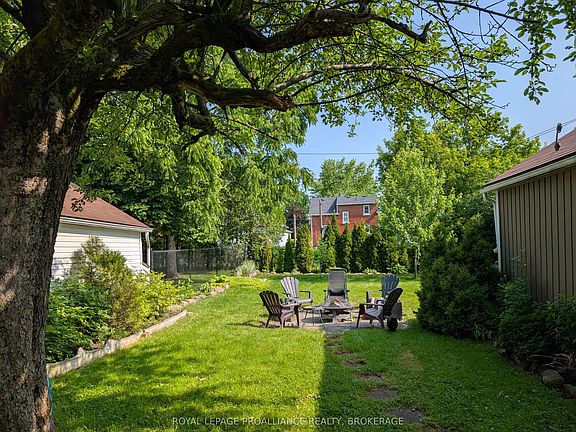2nd image of 51 Dundas St