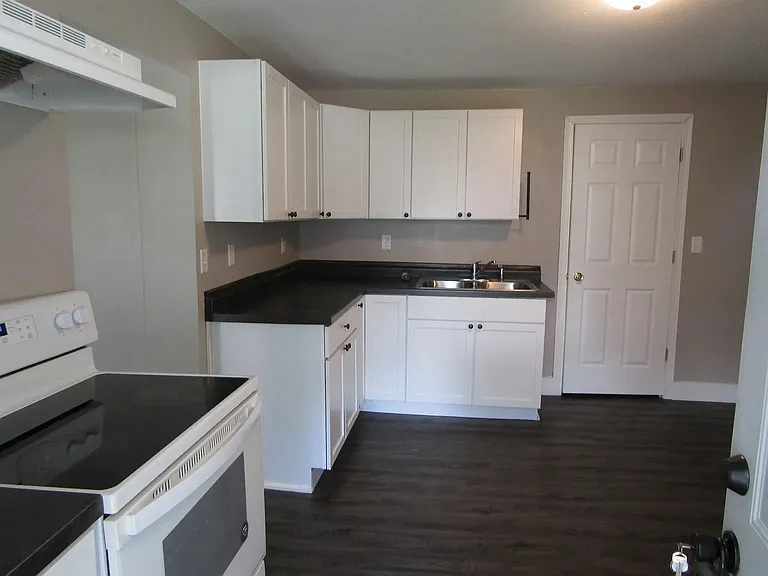 2891 Indiana Ave — Photo 2