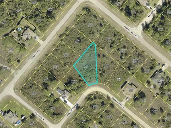 953 Gregory St E, Lehigh Acres, FL 33974