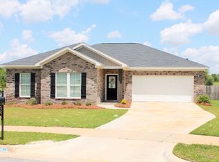 414 Londonberry Dr, Dothan, AL 36303