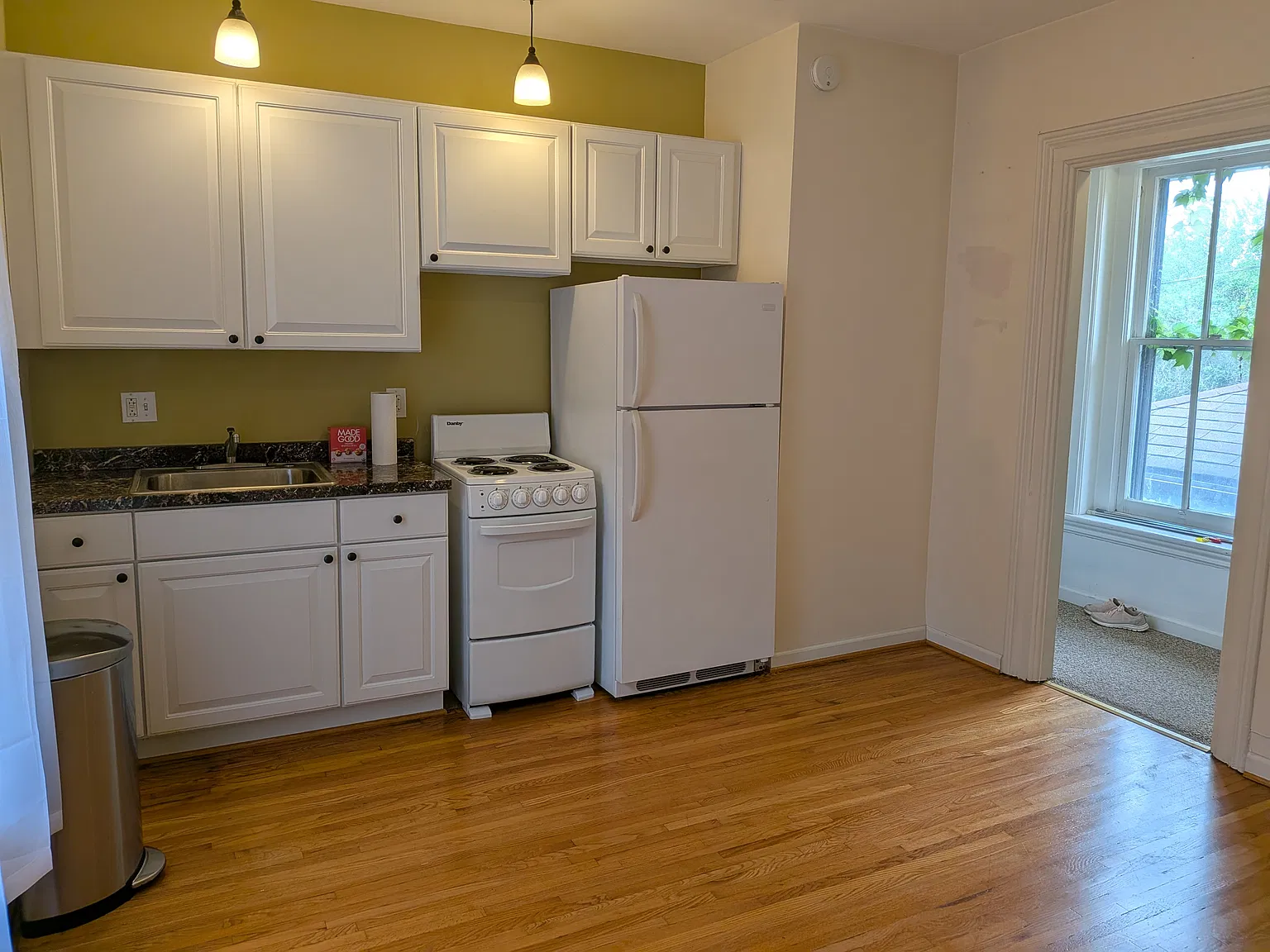 Studio, 500 sqft, $975 — Photo 3