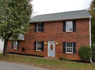 5813 Sir Knight Cir, Clemmons, NC 27012