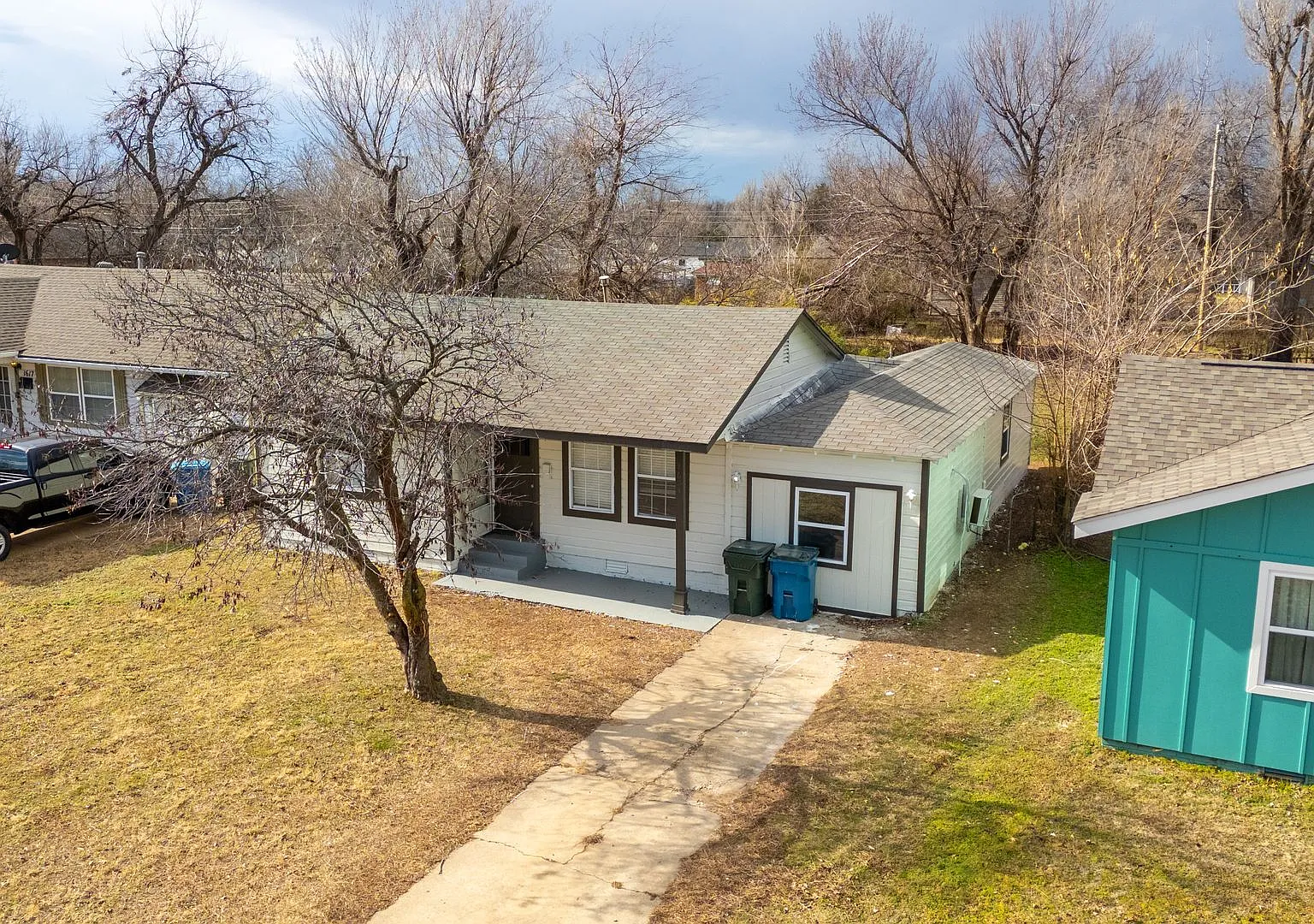 Check out this 2 bedroom home! — Photo 3