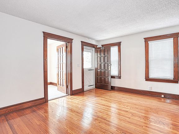 Large Living 
Room with so much natural 
light.