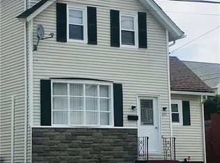 675 Killingly St, Johnston, RI 02919