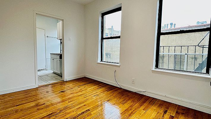 1st image of 631 E 11th St APT 16