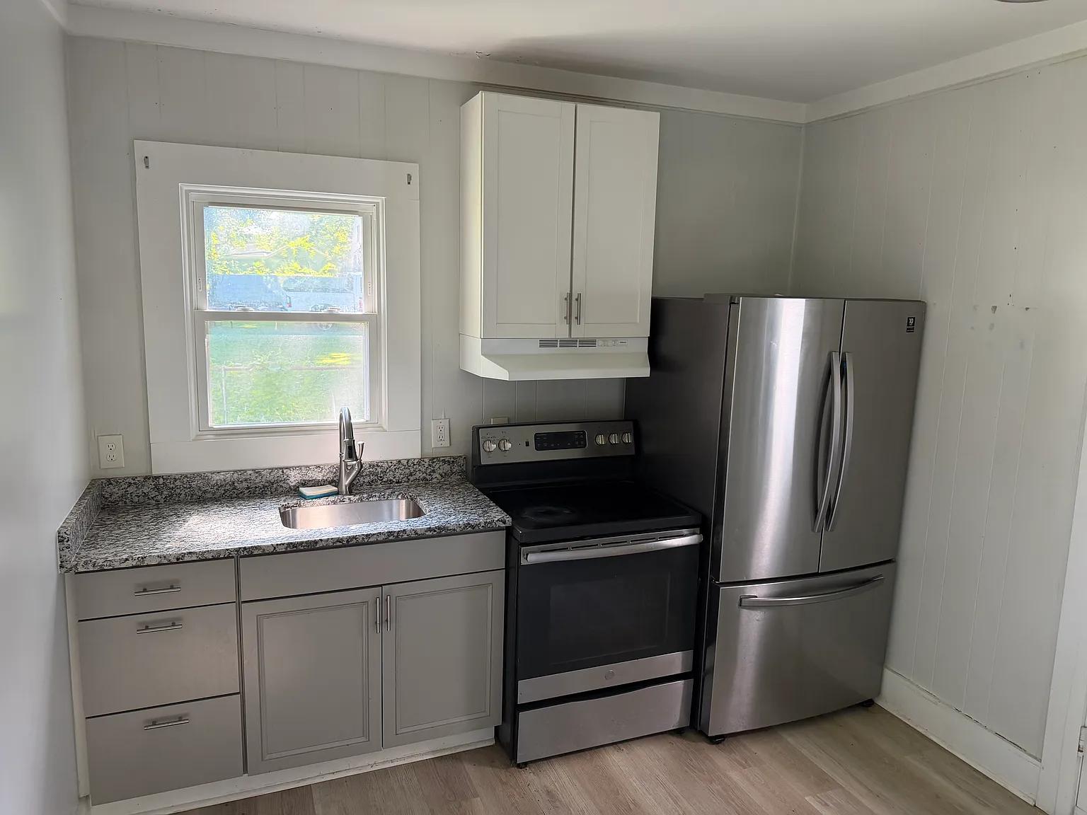 2 bed, 1000 sqft, $1,400 — Photo 3