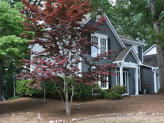 2nd image of 100 Beaverwood Ln
