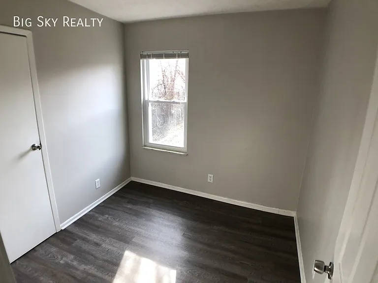 881 Oak St — Photo 15