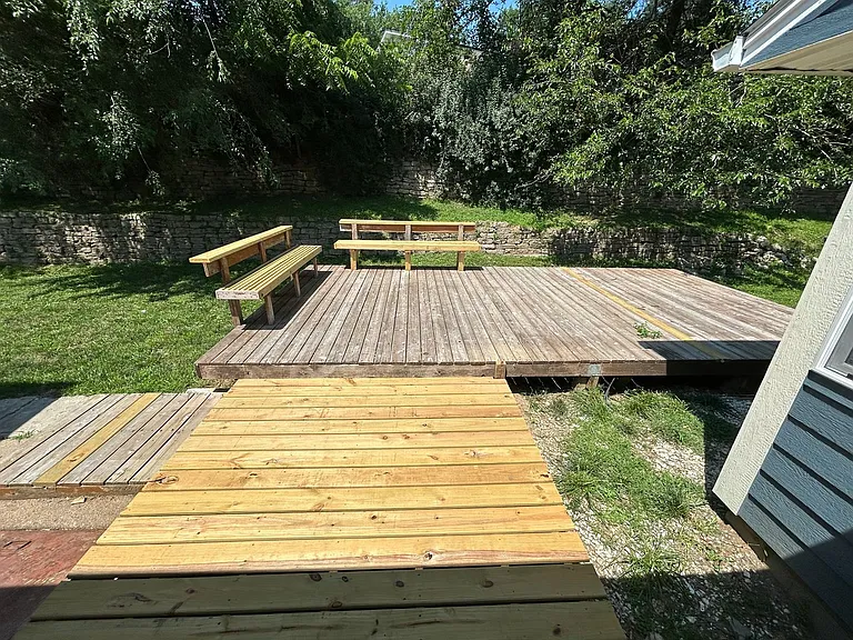 1824 E Kanesville Blvd — Photo 15