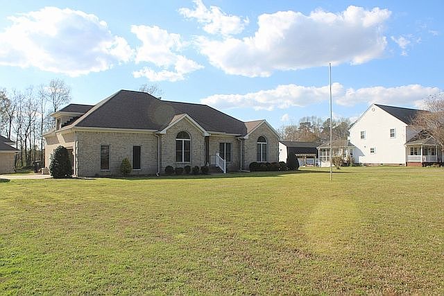 1st image of 124 Holloway Dr