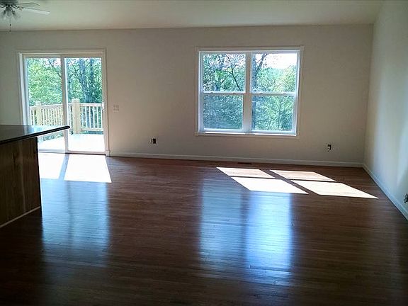 2nd image of 2307 Amelia Ave