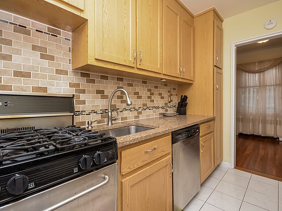 5th image of 13 Fieldstone Dr APT 137