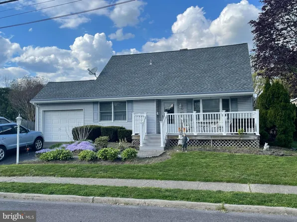 52 Mark Twain Dr, Hamilton, NJ 08690