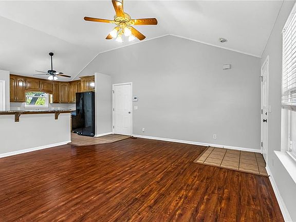 5th image of 5702 N Highland Ave