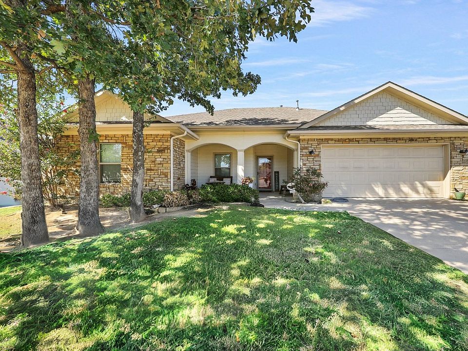 1st image of 1822 Woodland Park Dr