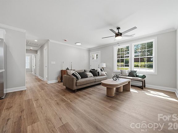 3rd image of 1298 18th St NE