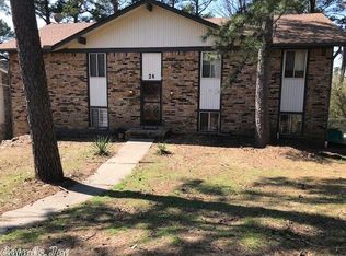 24 Coachlight Dr, Little Rock, AR 72227