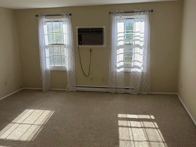 325 Ashland Ave — Photo 7