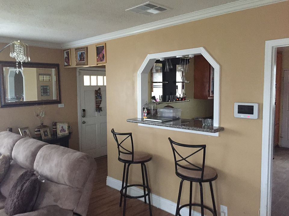1st image of 416 E 137th St