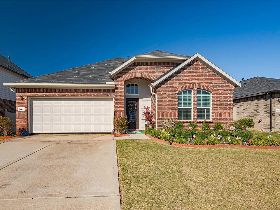 5819 Southern Rose Ln