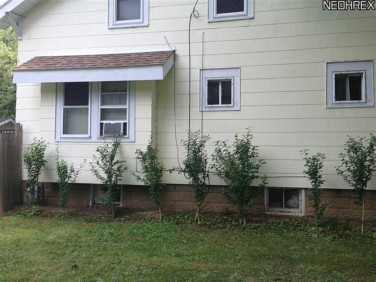 2nd image of 121 W Wellock Dr