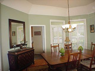 5th image of 109 Rolling Creek Trl