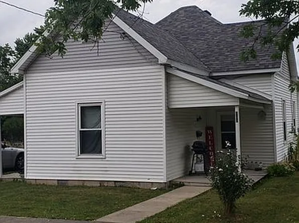 109 E 8th St, Matthews, IN 46957