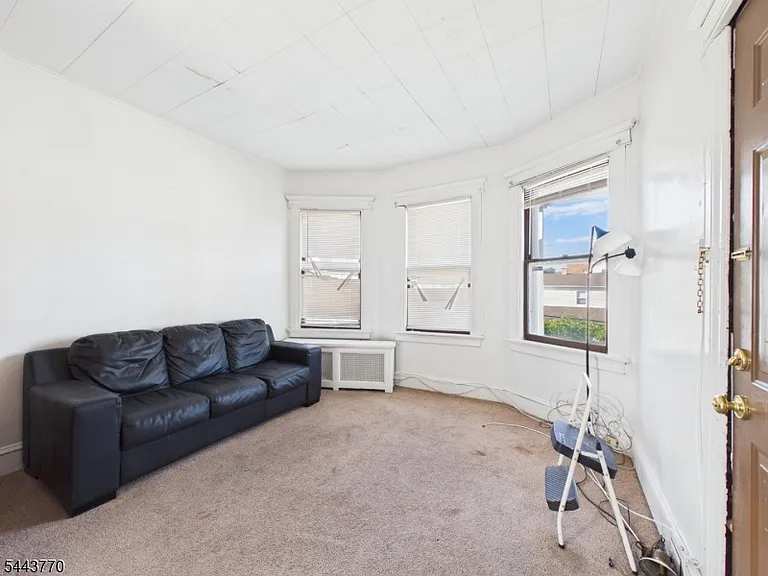 139 Fairview Ave #2 — Photo 7