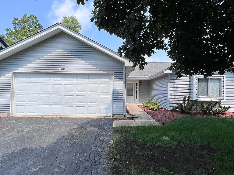 1185 Camden Ln — Photo 1