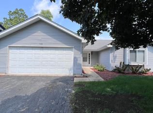 1185 Camden Ln, Aurora, IL 60504