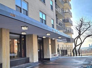 6600 Boulevard East APT 11K, West New York, NJ 07093