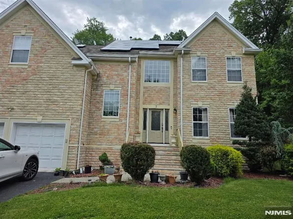 7 Patrick Ave, Emerson, NJ 07630