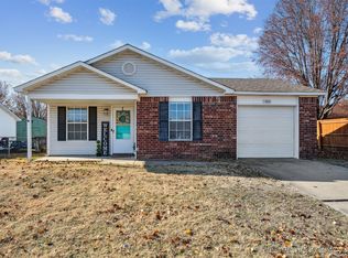 1929 Lexington Rd, Claremore, OK 74017