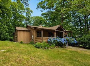 150 Plum Point Rd, Saunderstown, RI 02874