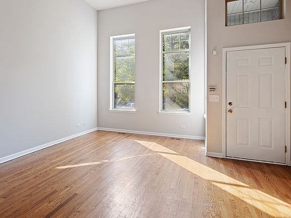 4th image of 2646 W Belmont Ave