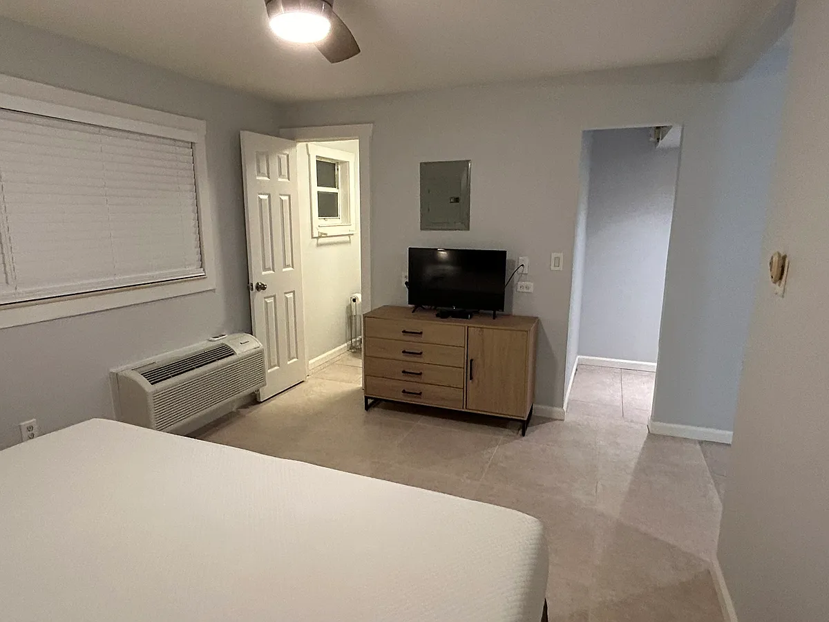 Building Photo - 14621 McGregor Blvd #16
