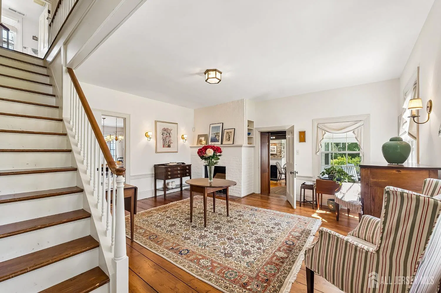 4 bed, 3.5 bath, 4236 sqft, $9,000 — Photo 3