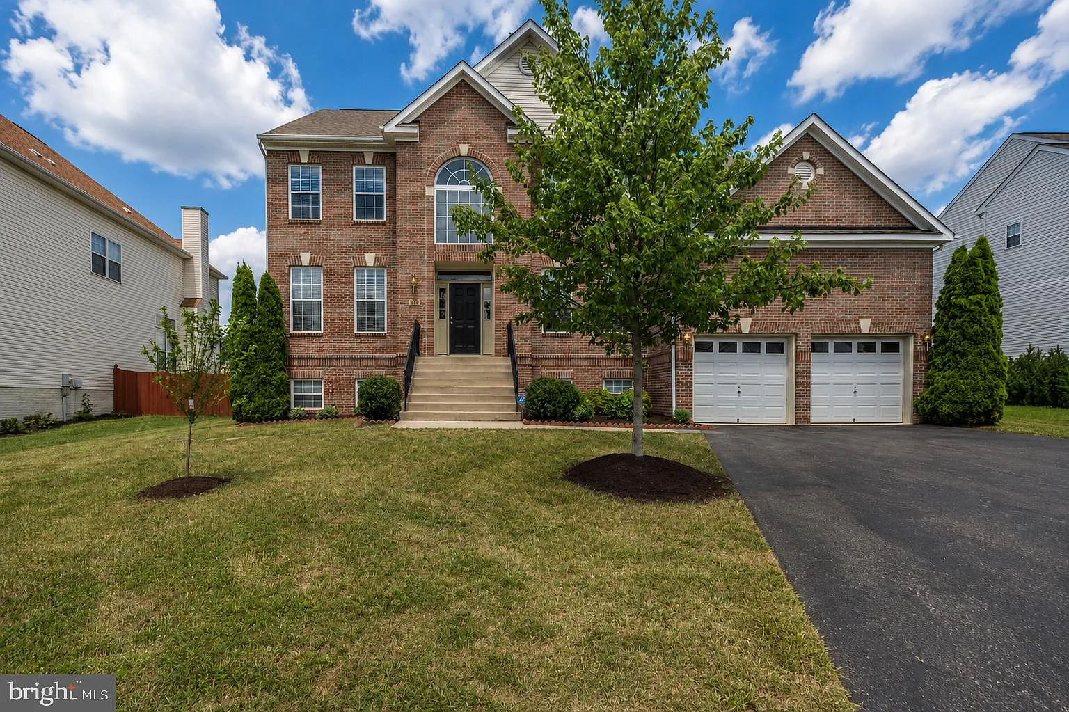 6 bed, 5.0 bath, 4884 sqft, $3,600 — Photo 2