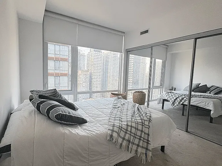 501 Yonge St #2205 — Photo 10