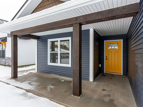 4th image of 10 Peterson St