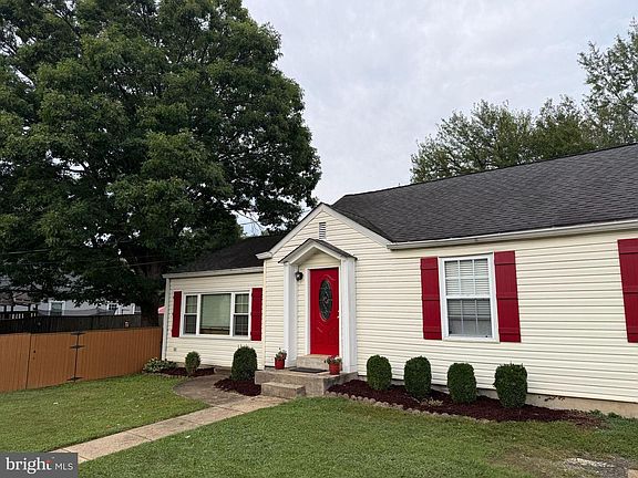 2nd image of 2112 Pimmit Dr