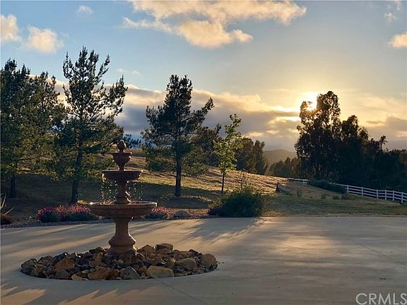2nd image of 41307 Avenida La Cresta