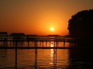 808 Shoreline Dr, West Tawakoni, TX 75474