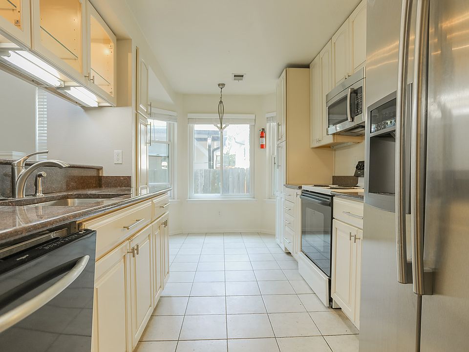 1915 Arapahoe Kitchen