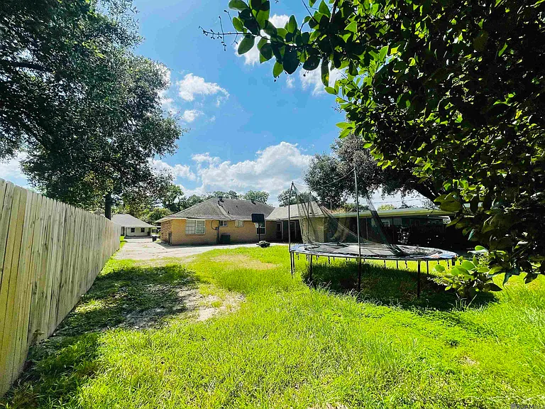4036 Ridgemont Dr — Photo 12
