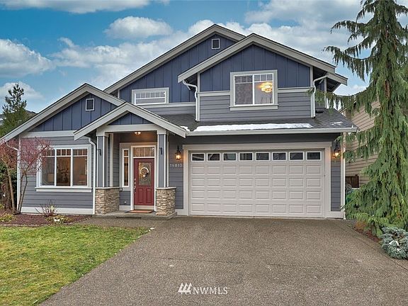 Gorgeous, newly updated 5 bedroom, 2.75 bth 2500sqft house in the Issaquah school district.